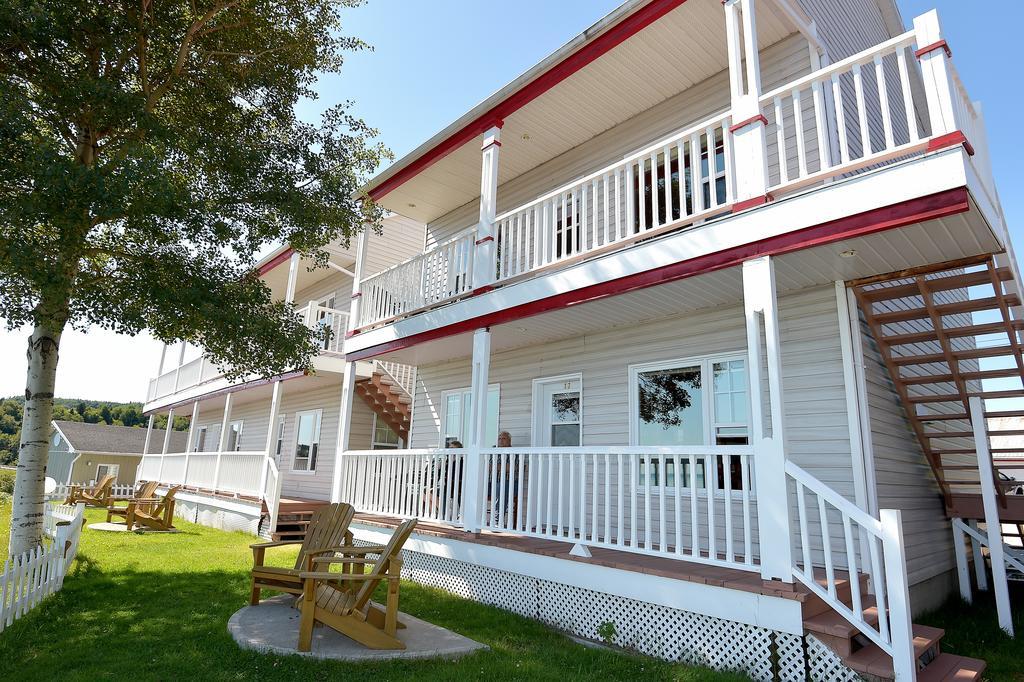 Motel Et Chalets Bo-Fleuve Evangeline Saint-Siméon Eksteriør billede