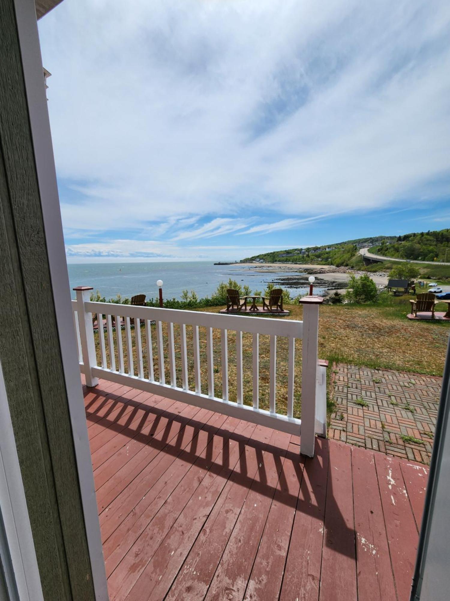 Motel Et Chalets Bo-Fleuve Evangeline Saint-Siméon Eksteriør billede