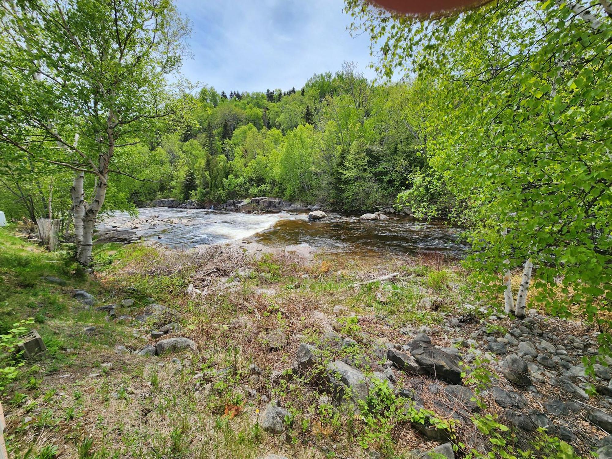 Motel Et Chalets Bo-Fleuve Evangeline Saint-Siméon Eksteriør billede