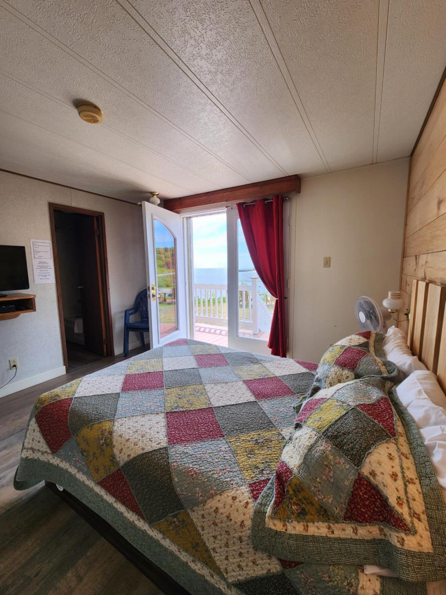 Motel Et Chalets Bo-Fleuve Evangeline Saint-Siméon Eksteriør billede