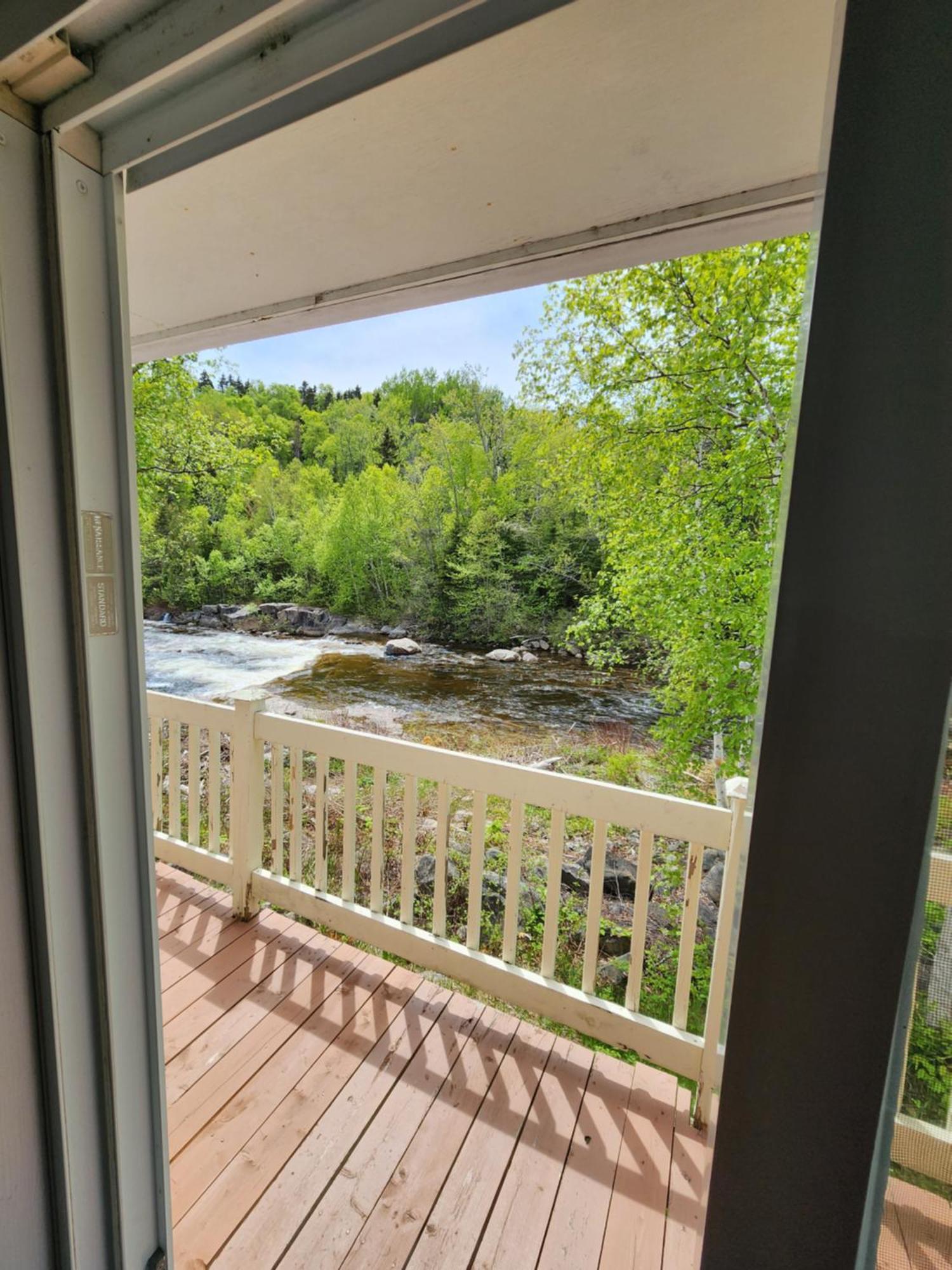 Motel Et Chalets Bo-Fleuve Evangeline Saint-Siméon Eksteriør billede