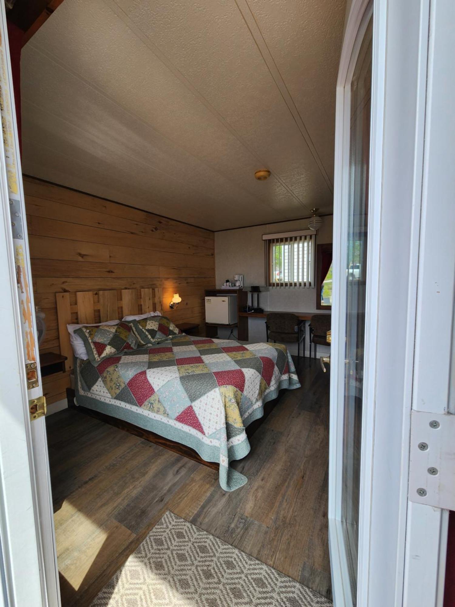 Motel Et Chalets Bo-Fleuve Evangeline Saint-Siméon Eksteriør billede