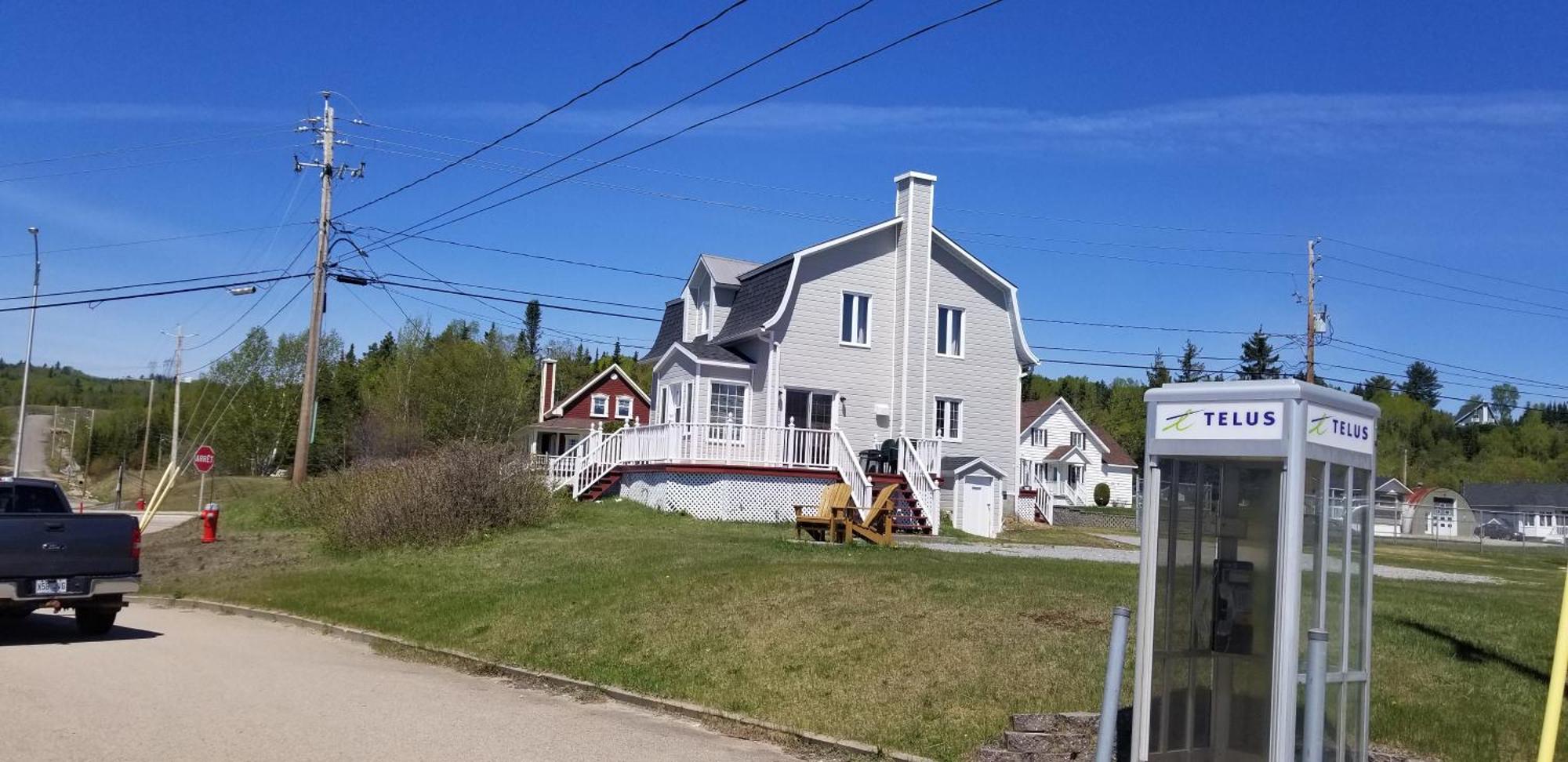 Motel Et Chalets Bo-Fleuve Evangeline Saint-Siméon Eksteriør billede