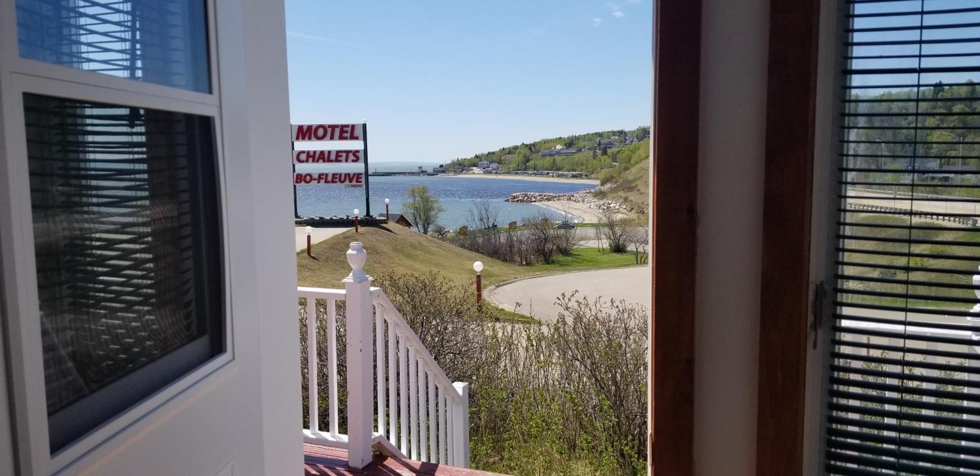 Motel Et Chalets Bo-Fleuve Evangeline Saint-Siméon Eksteriør billede